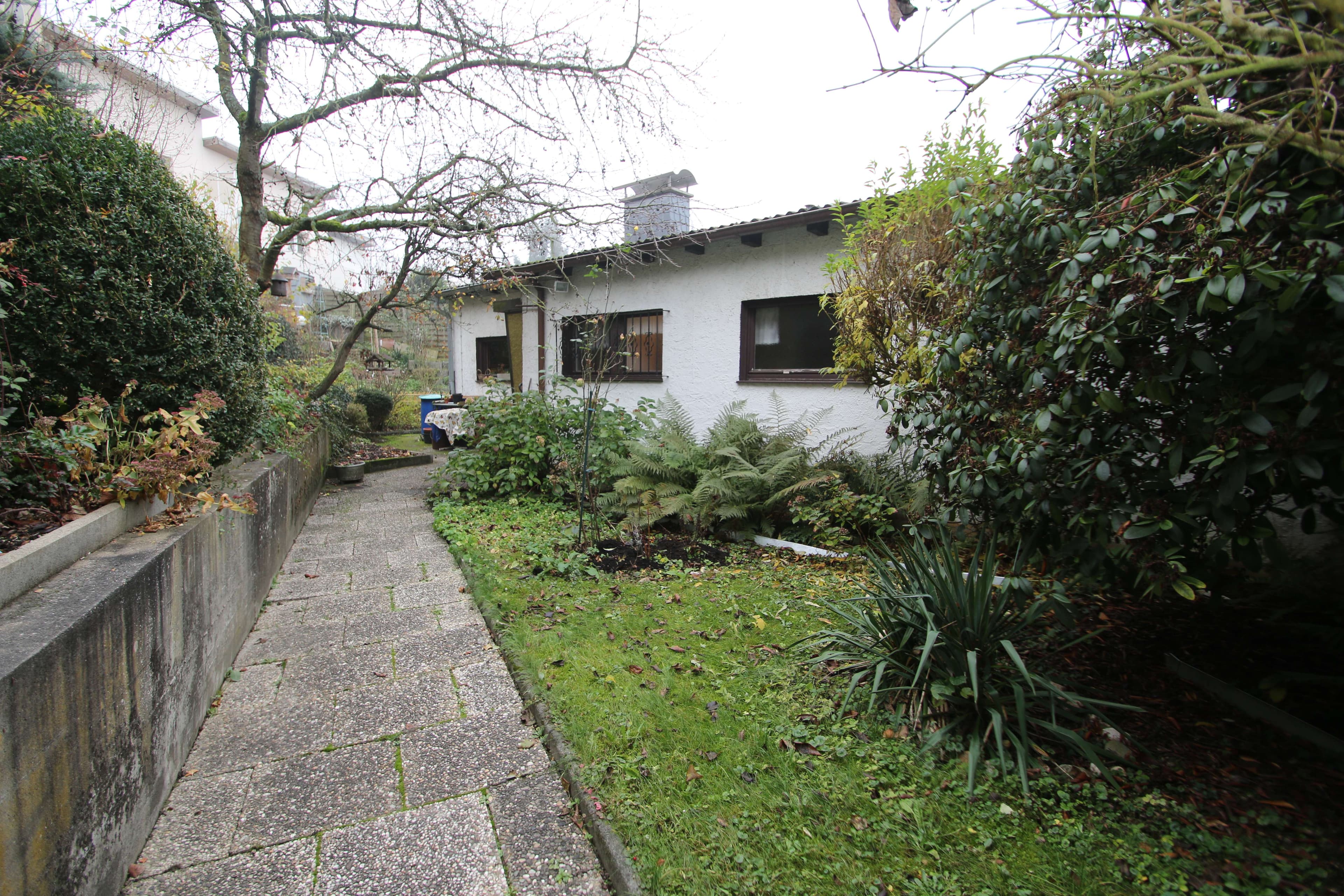 Einfamillien-Reihenendhaus mit Garage und Wintergarten in Idstein